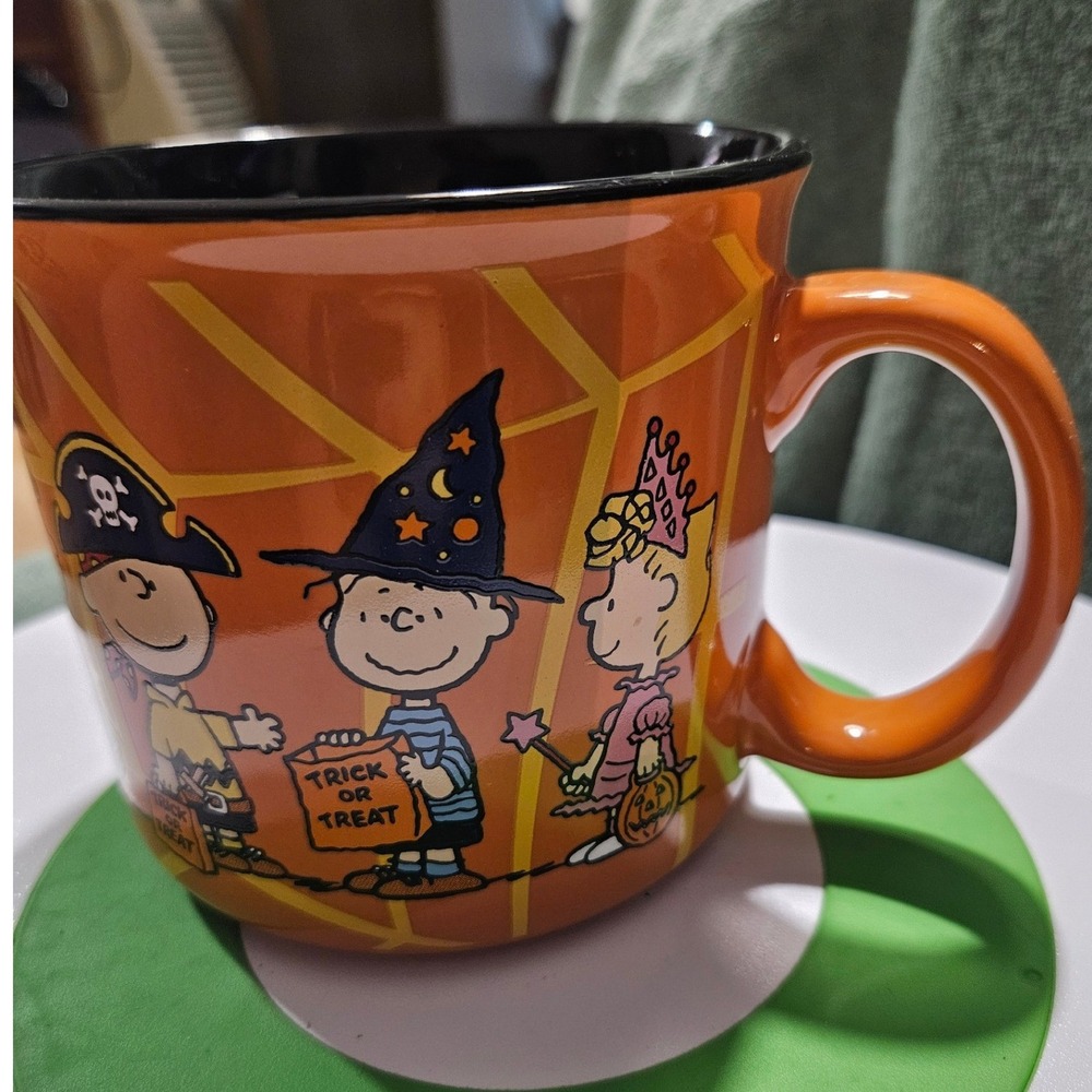 Peanuts Halloween Mug Orange Black Charlie Brown Snoopy Gang Trick or Treat Cup - Picture 4 of 5